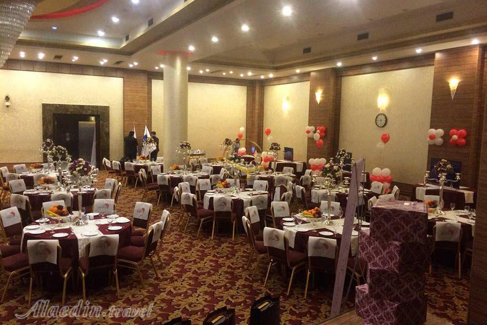 سالن شماره 2 تالار لوتوس کرج | علاءالدین تراول