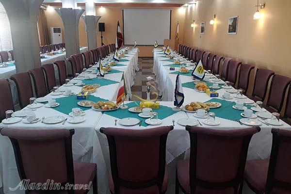 سالن ترنج هتل جهانگردی کرمان | علاءالدین تراول