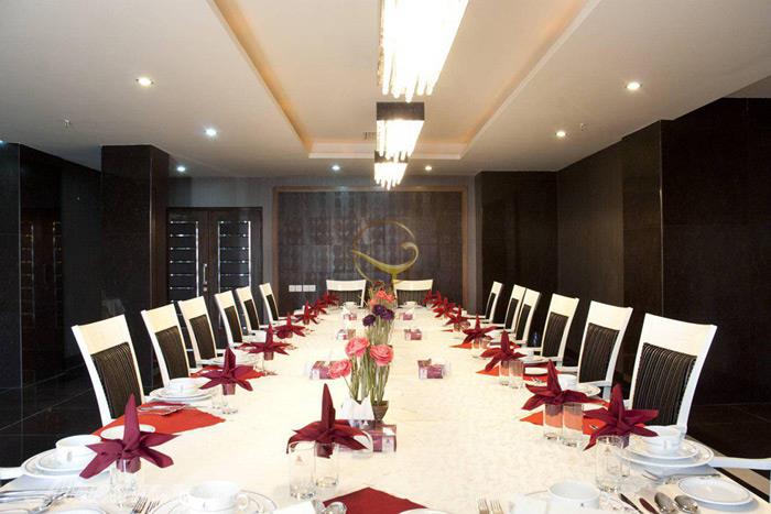 سالن VIP هتل پارسیان کرمانشاه | علاءالدین تراول