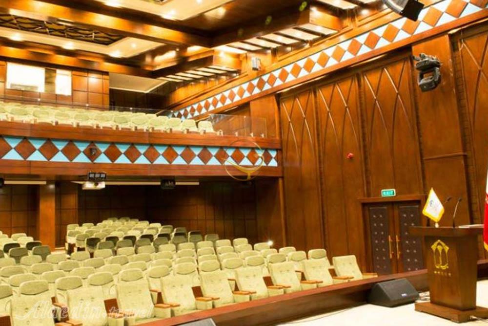 سالن آمفی تئاتر هتل مدینه الرضا مشهد | علاءالدین تراول