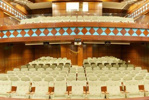 سالن آمفی تئاتر هتل مدینه الرضا مشهد