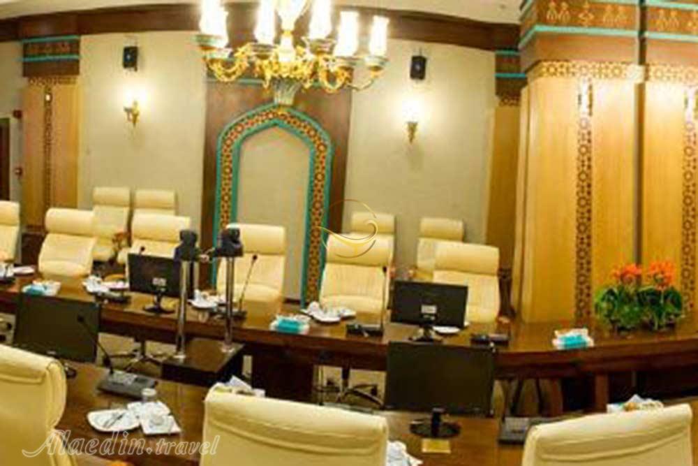 سالن کنفرانس اصلی هتل مدینه الرضا مشهد | علاءالدین تراول