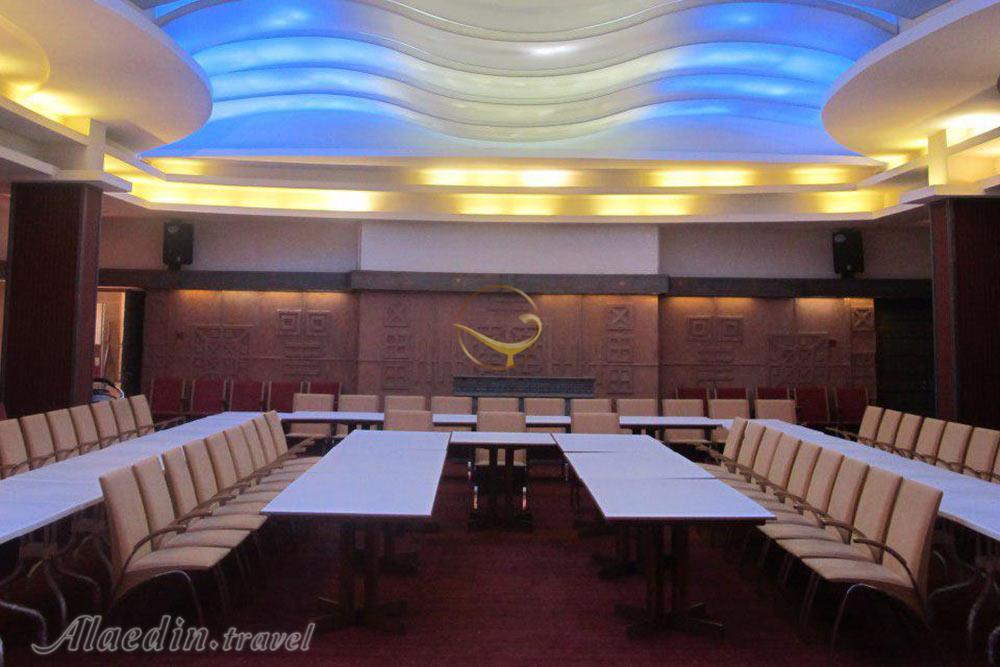 سالن همایش هتل نارنجستان نور | علاءالدین تراول