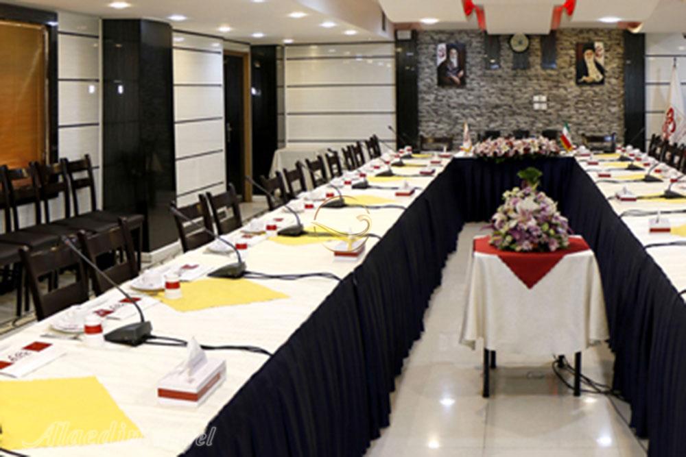 سالن کنفرانس دیپلمات هتل خورشید قم | علاءالدین تراول