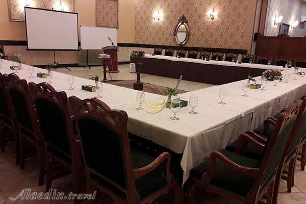 سالن رستوران آریانا هتل آریوبرزن