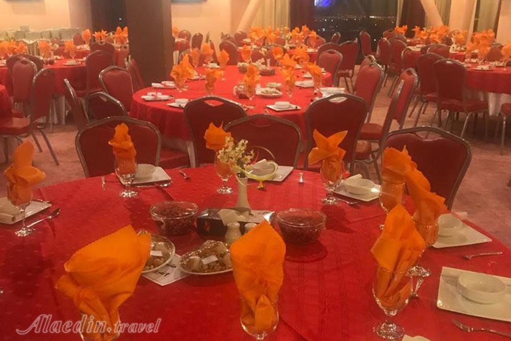 سالن تخت جمشید هتل چمران شیراز | علاءالدین تراول