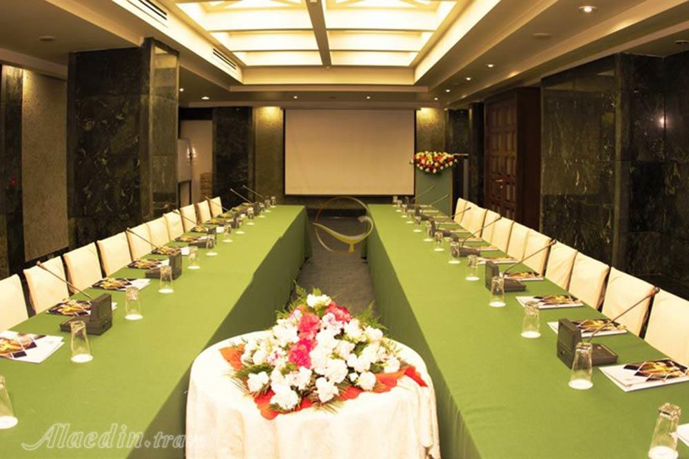 سالن کنفرانس برلیان هتل پارس شیراز | علاءالدین تراول