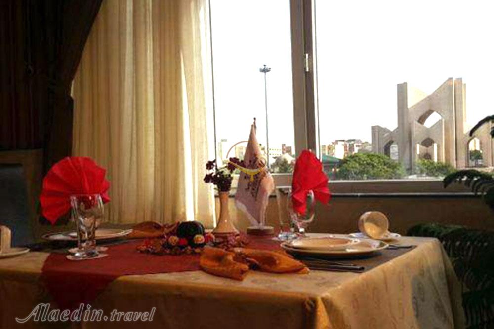 سالن های هتل استقبال تبریز | علاءالدین تراول