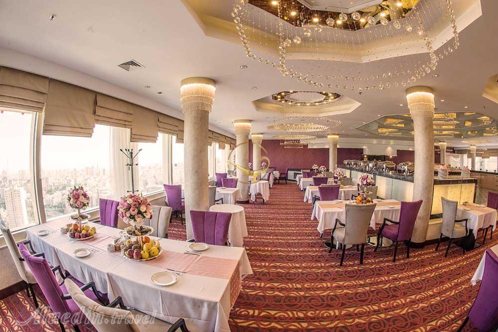 سالن پارسه هتل پارسیان آزادی تهران | علاءالدین تراول