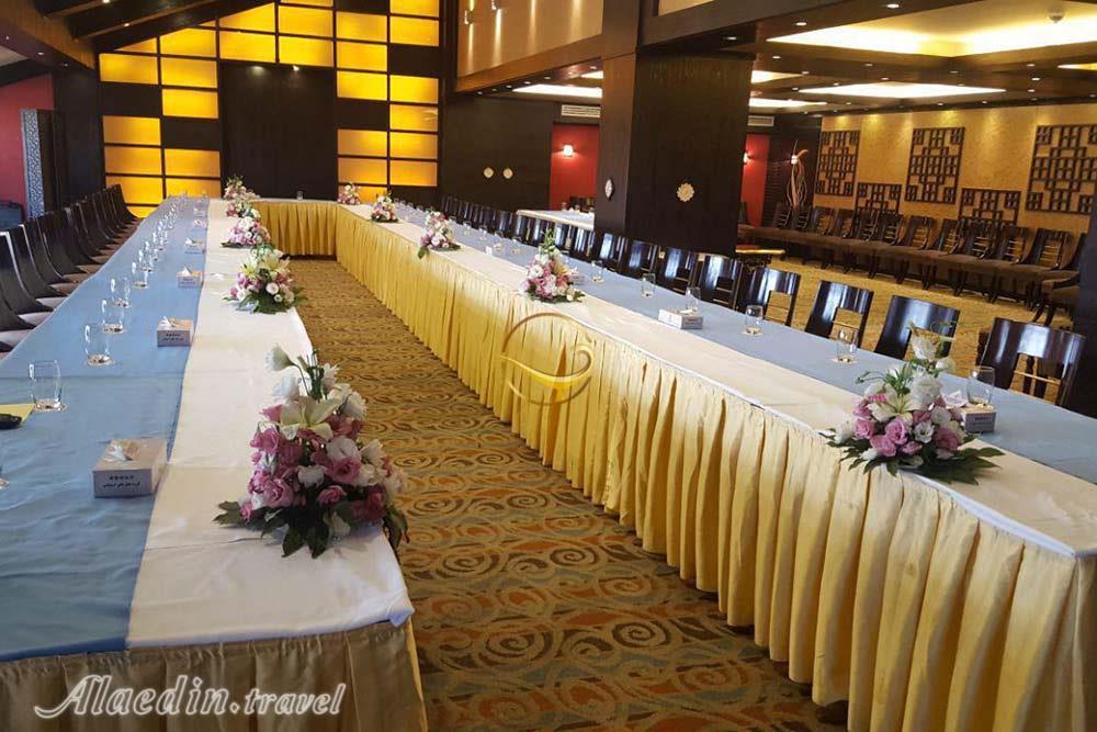 سالن های هتل اسپیناس تهران | علاءالدین تراول