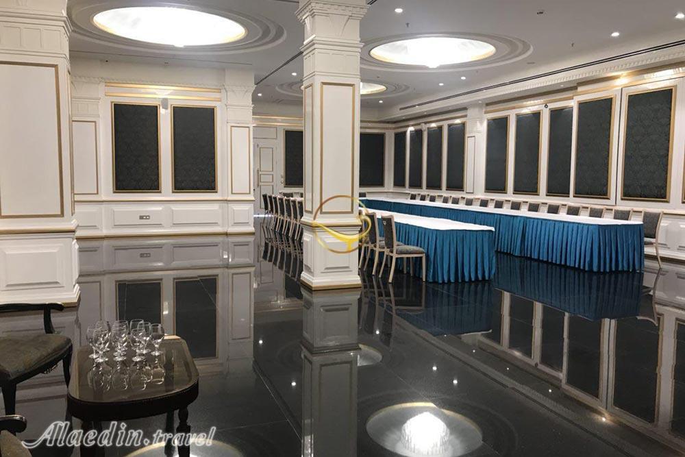 سالن پاسارگاد 2 هتل اسپیناس تهران | علاءالدین تراول