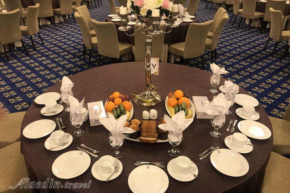 سالن پاسارگاد هتل اسپیناس تهران | علاءالدین تراول