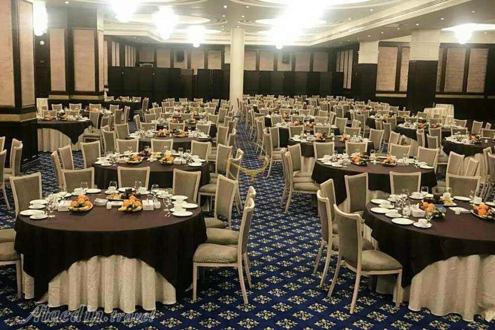 سالن پاسارگاد هتل اسپیناس تهران | علاءالدین تراول