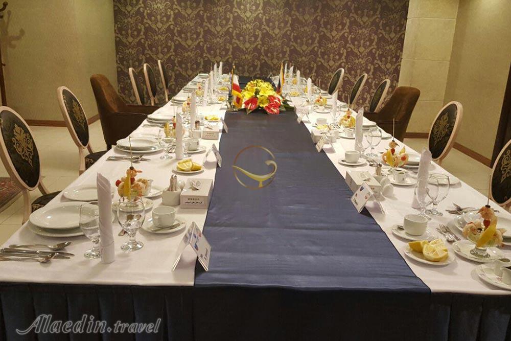 سالن VIP خلیج فارس هتل اسپیناس تهران | علاءالدین تراول