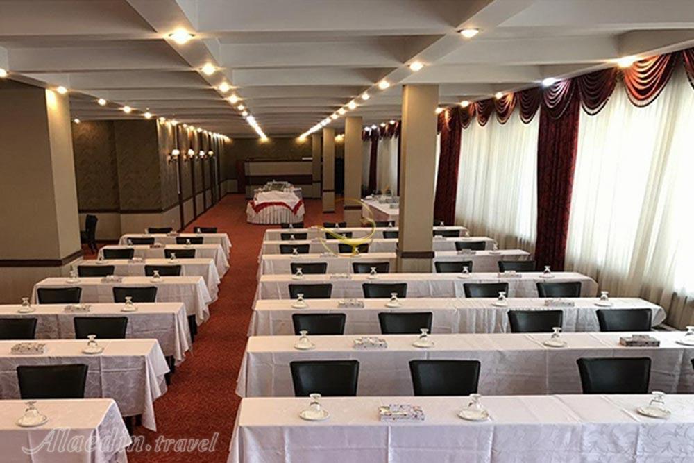 سالن یاس 2 هتل پارسیان استقلال تهران | علاءالدین تراول