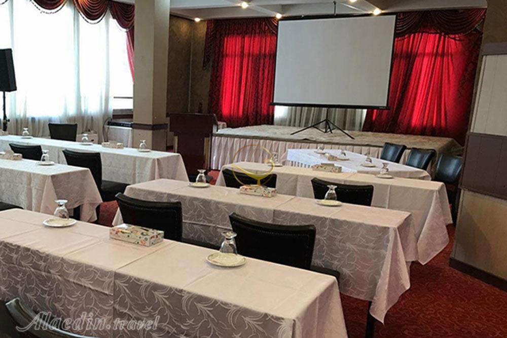 سالن یاس 2 هتل پارسیان استقلال تهران | علاءالدین تراول