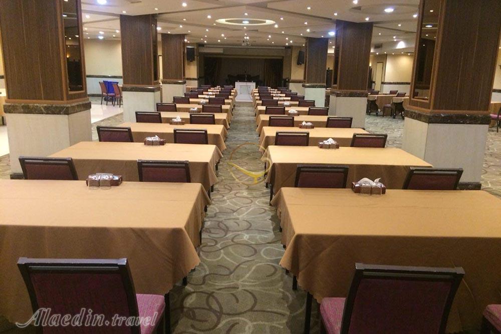 سالن صدف هتل بزرگ تهران | علاءالدین تراول