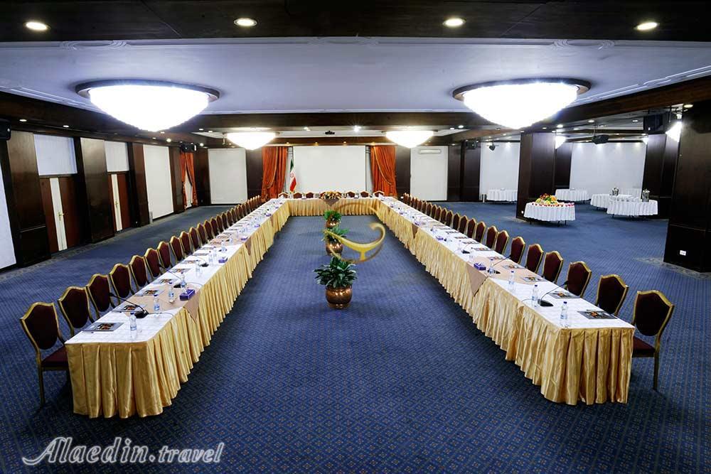 مجموعه سالن های هتل لاله تهران | علاءالدین تراول