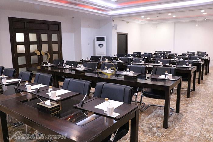 سالن کنفرانس هتل طوبی | علاءالدین تراول