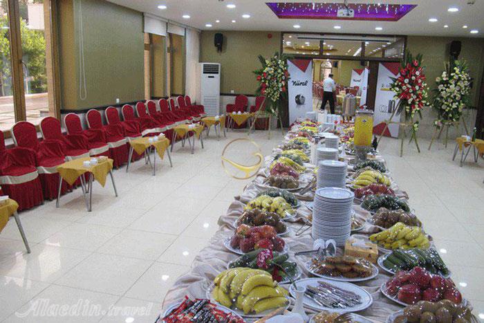 سالن حافظ هتل پارسیان صفائیه یزد