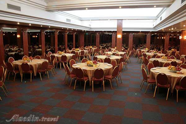 سالن آینه هتل بزرگ زنجان