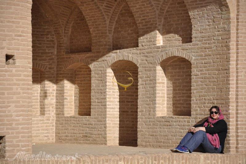 تور یک روزه کویر بند ریگ؛ شهر زیرزمینی اویی | علاءالدین تراول