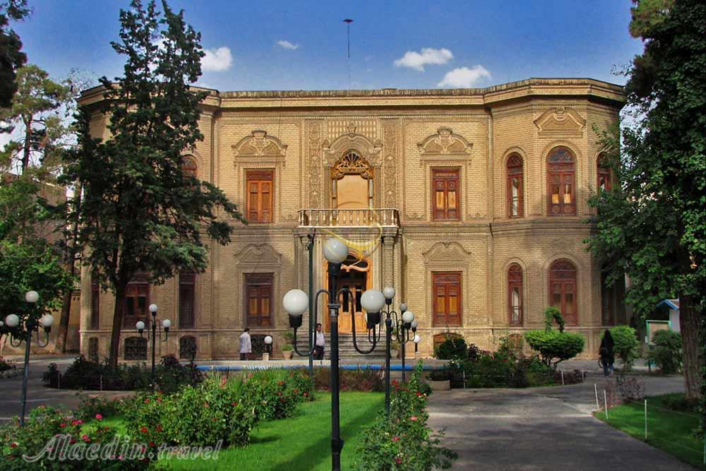 موزه آبگینه و سفالینه تهران | علاءالدین تراول