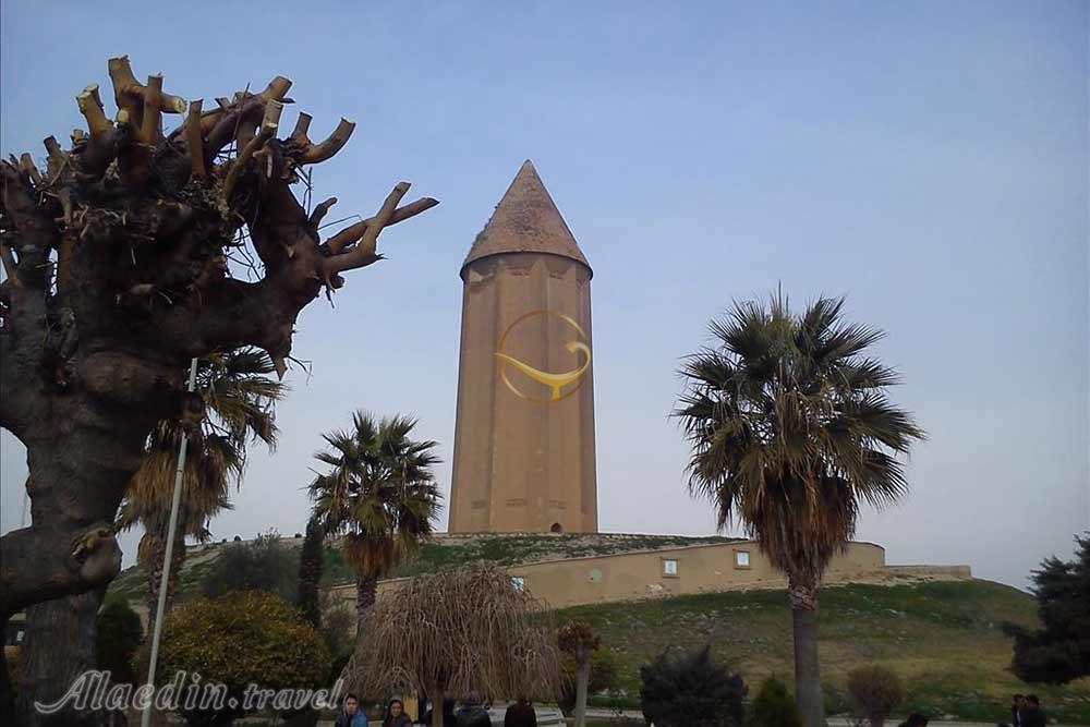 برج گنبد قابوس گرگان | علاءالدین تراول