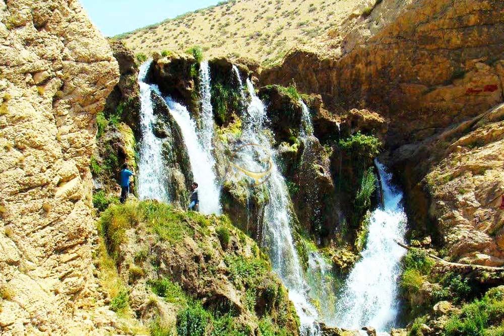 چشمه و آبشار کوهرنگ، نگین زردکوه بختیاری