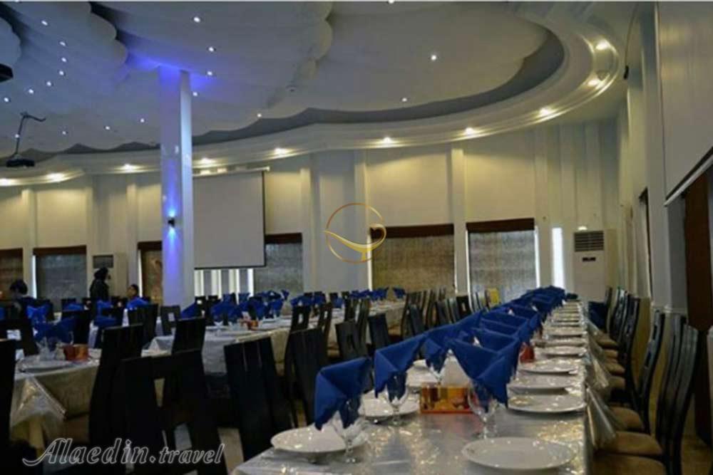 رستوران هتل دو ستاره اسپادانا کیش | علاءالدین تراول