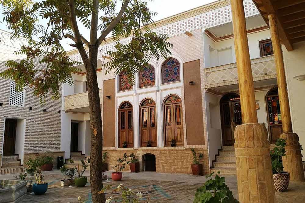 رستوران عمارت بادگیر سمنان | علاءالدین تراول