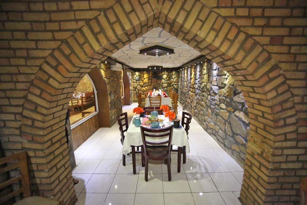 رستوران طهران کلاس هتل ارم تهران | علاءالدین تراول