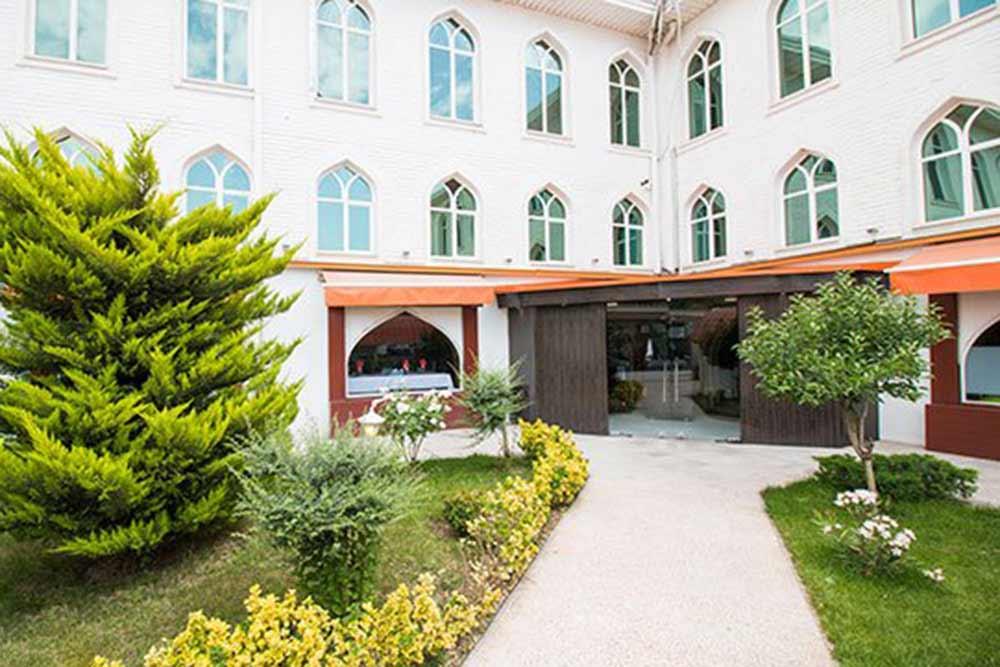 رستوران طهران کلاس هتل ارم تهران | علاءالدین تراول