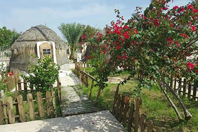 رستوران سنتی باغ نخل هتل هرمز بندرعباس