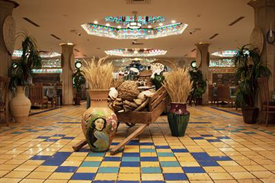 رستوران سنتی دیگ تو دیگ هتل چمران شیراز