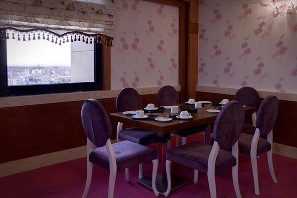 سالن صبحانه خوری ارغوان هتل درویشی مشهد | علاءالدین تراول