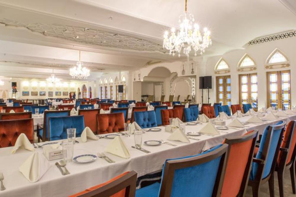 رستوران دیبا هتل اسپیناس پالاس تهران | علاءالدین تراول