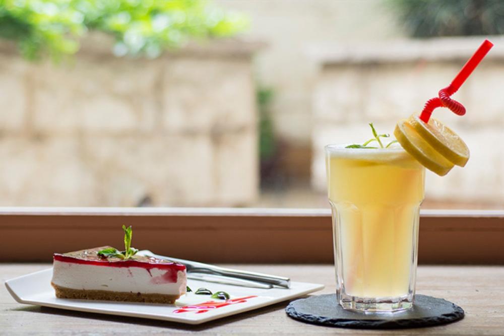 کافی شاپ هتل اسکان فرصت تهران | علاءالدین تراول