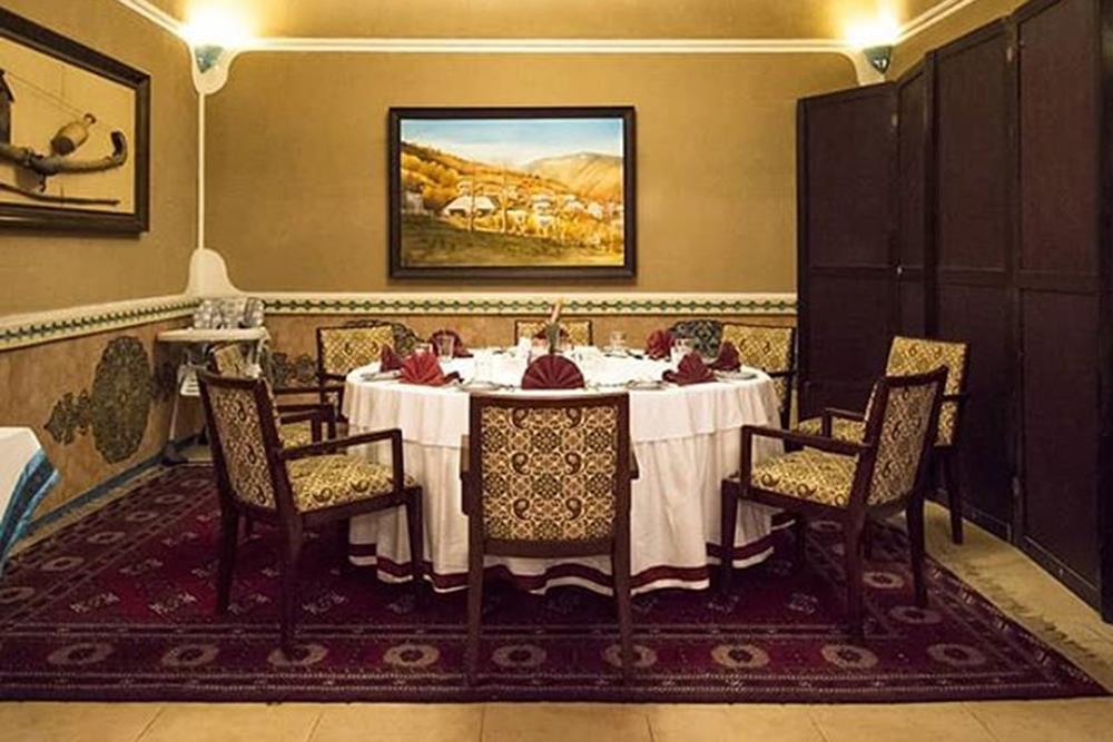 رستوران سنتی مانداک هتل اسپیناس بلوار کشاورز | علاءالدین تراول