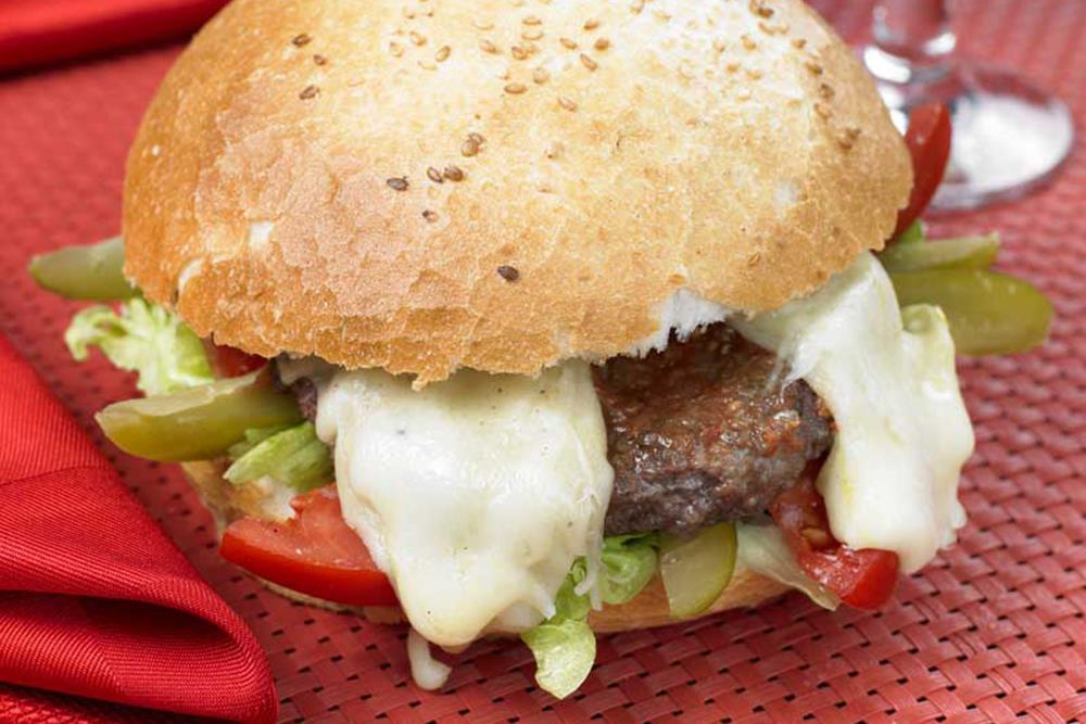 فست فود ویولن هتل فردوسی تهران | علاءالدین تراول