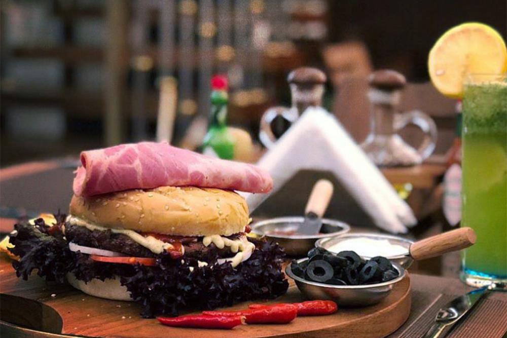 رستوران ایتالیایی هتل کتیبه همدان | علاءالدین تراول