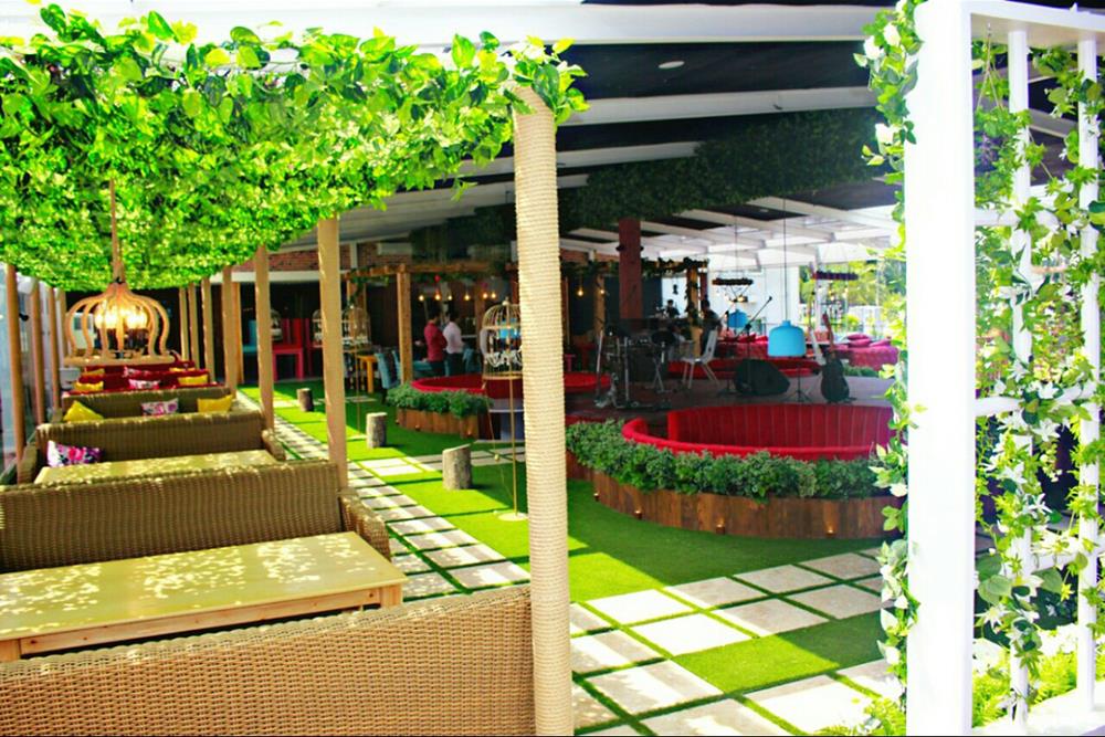 رستوران شکم الملوک هتل کادوس رشت | علاءالدین تراول