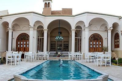 رستوران هتل آریانا کاشان | علاءالدین تراول