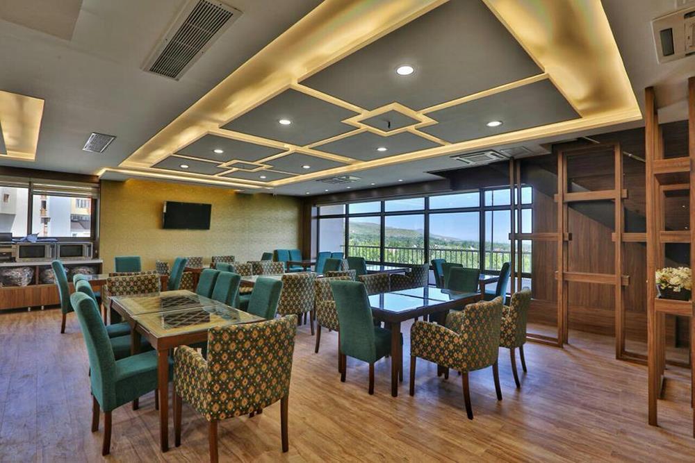 رستوران اصلی هتل کتیبه همدان | علاءالدین تراول