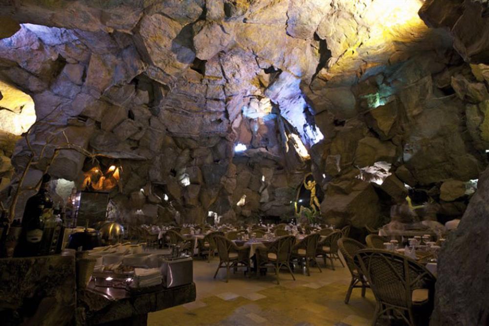 رستوران کوه نور کیش | علاءالدین تراول