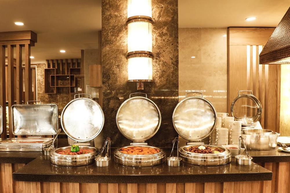 رستوران اردشیر هتل کوروش کیش | علاءالدین تراول