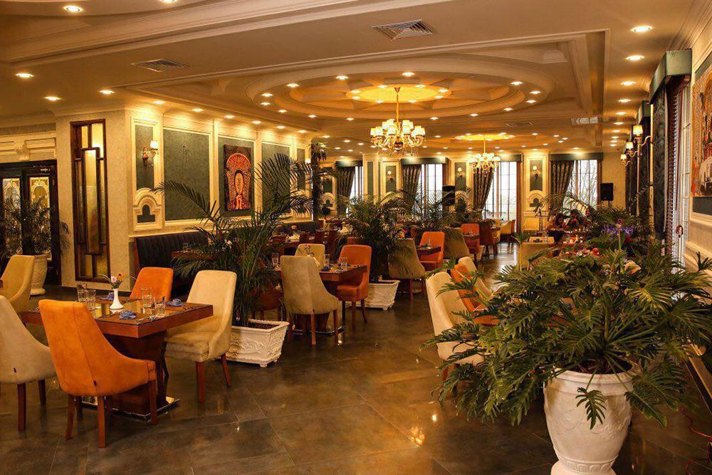 کافه رستوران (روف گاردن) هتل رسپینا لاهیجان | علاءالدین تراول