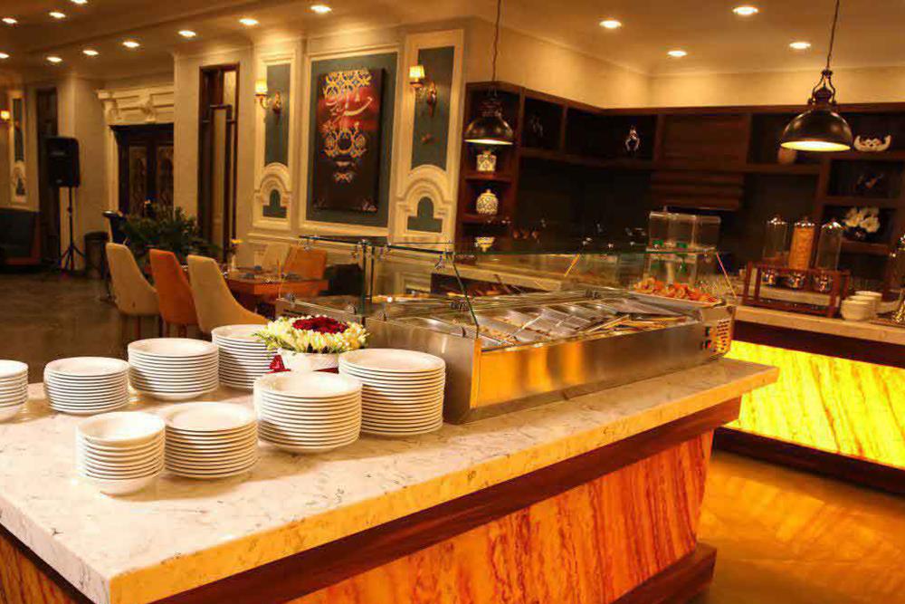 کافه رستوران (روف گاردن) هتل رسپینا لاهیجان | علاءالدین تراول