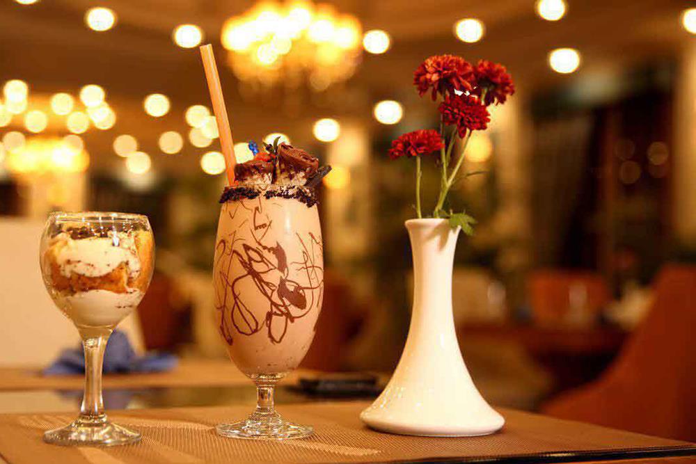 کافه رستوران (روف گاردن) هتل رسپینا لاهیجان | علاءالدین تراول