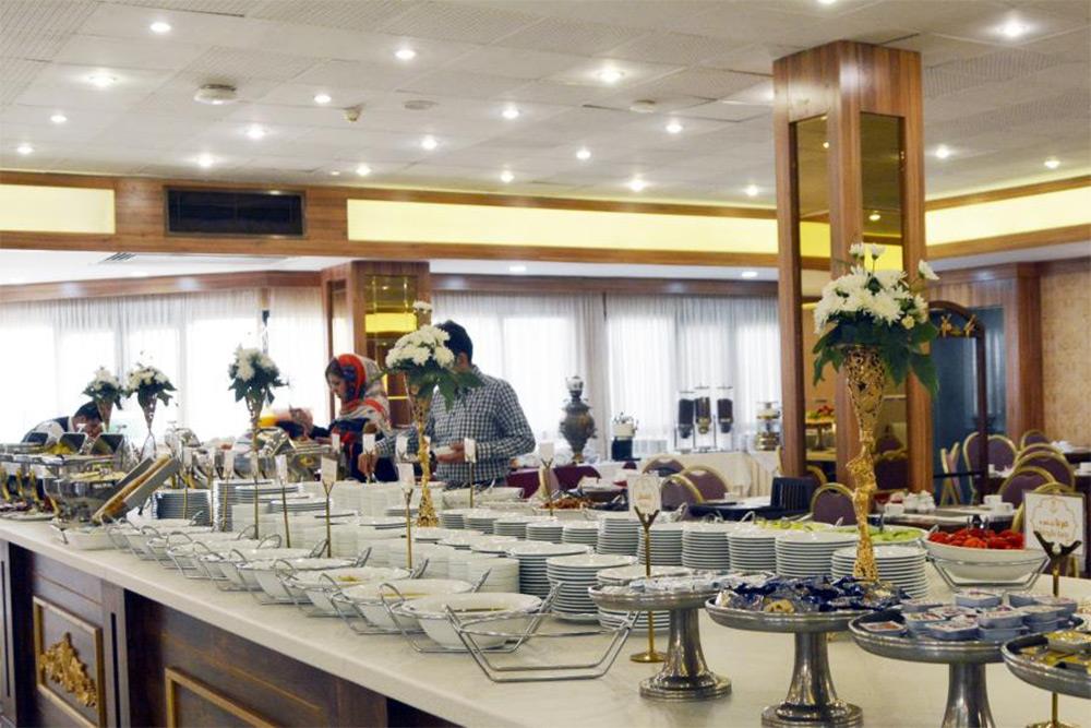 سالن صبحانه خوری میخک هتل پردیسان مشهد | علاءالدین تراول